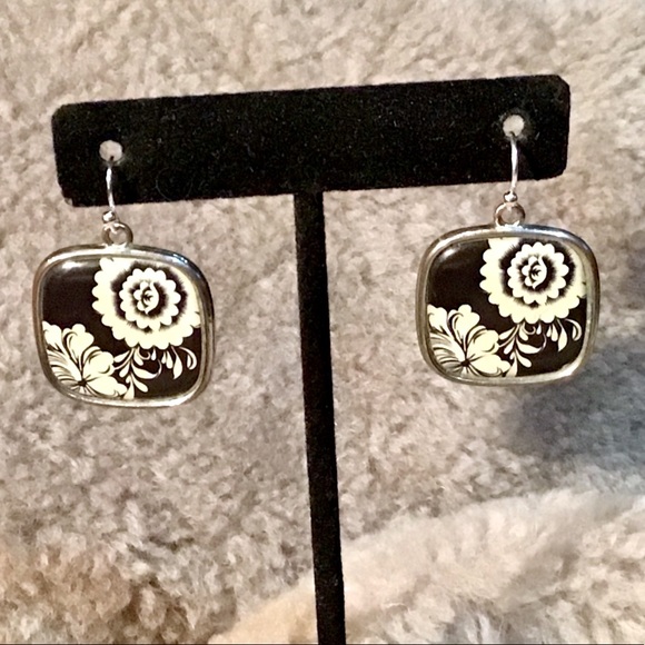 🌺Double-Sided Earrings - Picture 2 of 8